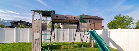 4 Safety Reasons to Install a Fence Around Your Child’s Play Area